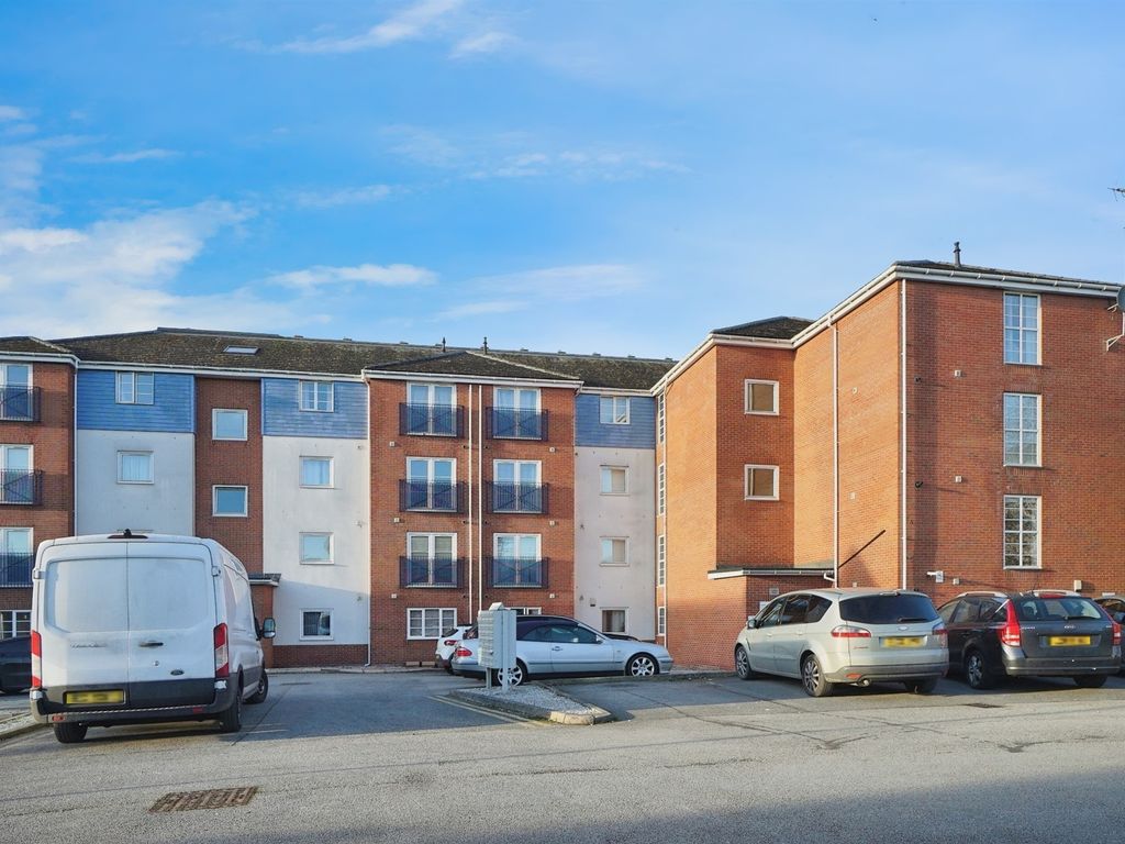 2 bed flat for sale in Old Coach Road, Runcorn WA7, £110,000