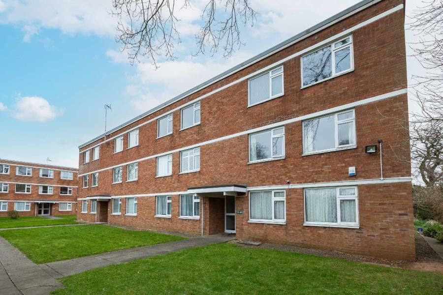 2 bed flat to rent in Rayleigh Road, Westbury-On-Trym, Bristol BS9, £1,350 pcm