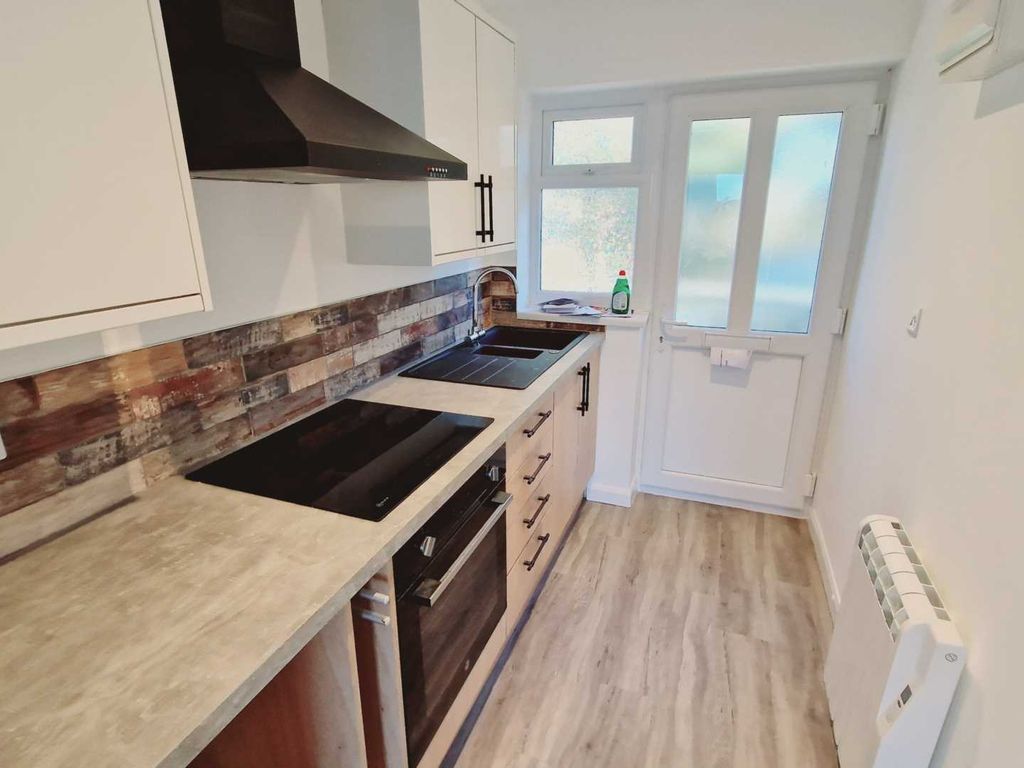 1 bed flat for sale in Castle View, Tintagel PL34, £150,000