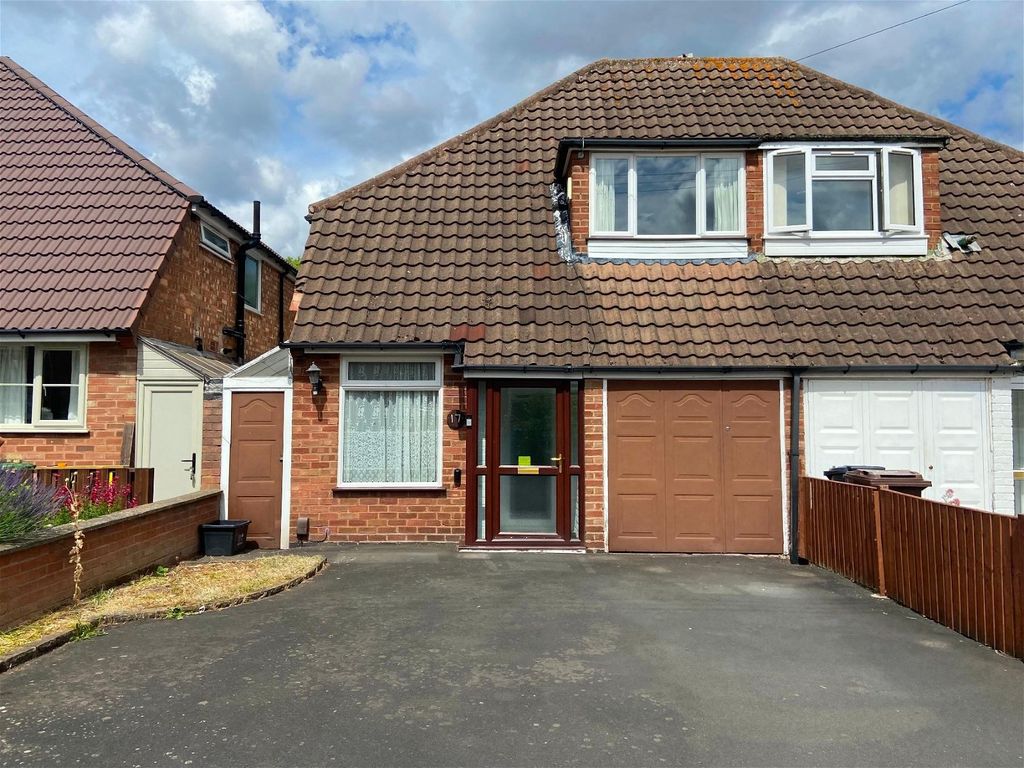 3 bed semi-detached house for sale in Mountjoy Crescent, Solihull B92, £280,000