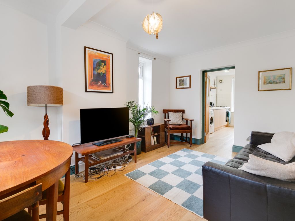 1 bed flat for sale in Summersby Road, London N6, £425,000