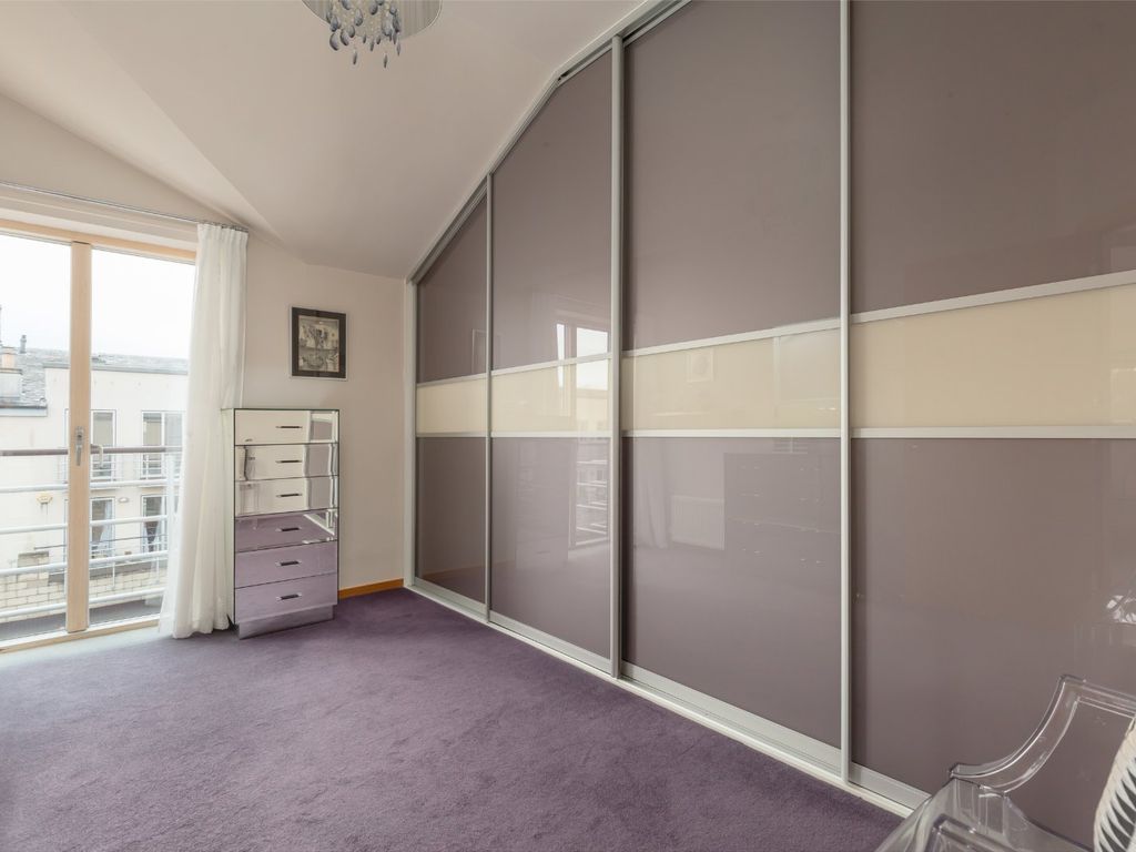 5 bed end terrace house for sale in Cavalry Park Drive, Duddingston, Edinburgh EH15, £495,000