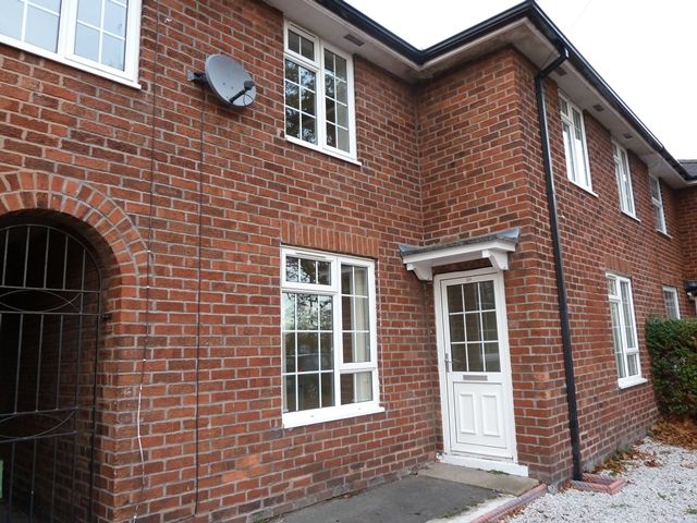 3 bed terraced house to rent in Oak Drive, Wrexham LL12, £850 pcm