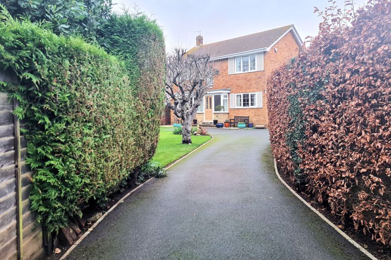 4 bed detached house for sale in Abingdon Close, Gosport PO12, £525,000