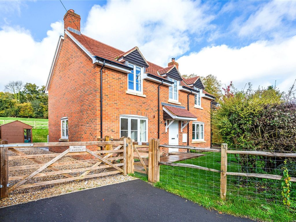 4 bed detached house for sale in Lower Chute, Andover, Hampshire SP11, £725,000