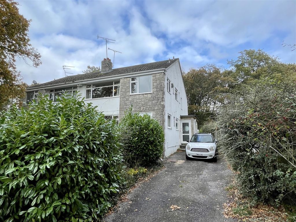 2 bed flat for sale in Allens Road, Upton, Poole BH16, £199,950