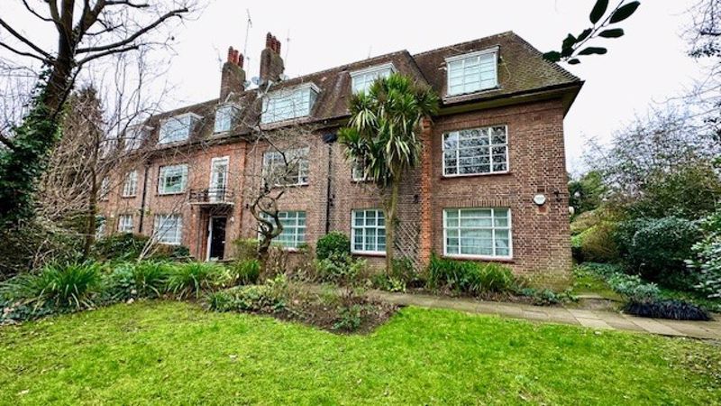 3 bed flat to rent in Brookland Rise, Hampstead Garden Suburb NW11, £2,401 pcm