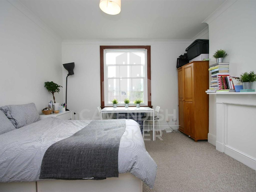 Room to rent in Belsize Road, South Hampstead, London NW6, £997 pcm