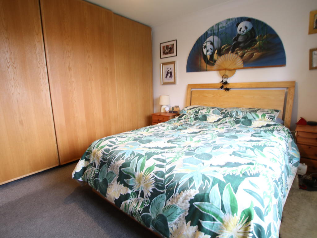 2 bed flat for sale in York Crescent, Claydon, Ipswich, Suffolk IP6, £170,000