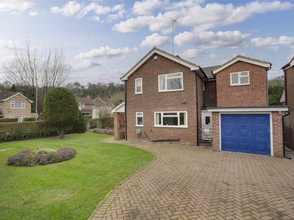 4 bed detached house for sale in Coates Lane, High Wycombe HP13, £750,000