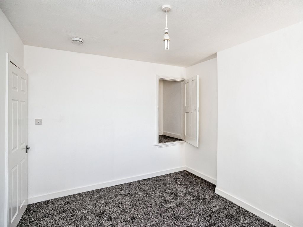 2 bed flat for sale in High Street, Cheslyn Hay, Walsall WS6, £105,000