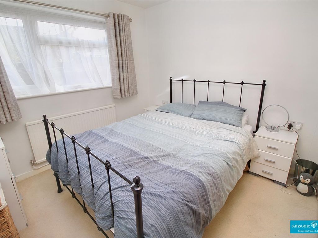1 bed maisonette for sale in Knowsley Road, Tilehurst, Reading RG31, £215,000