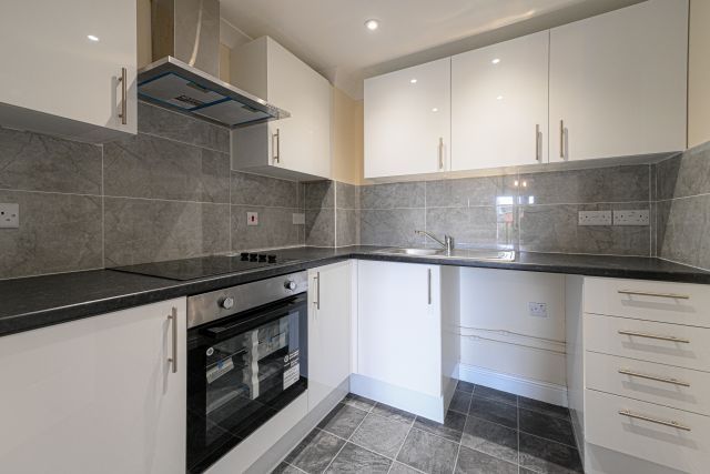 2 bed flat to rent in Sanderson Villas, Gateshead NE8, £650 pcm