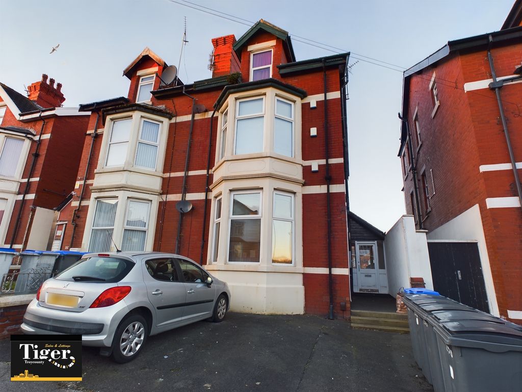1 bed flat for sale in Hornby Road, Blackpool FY1, £45,000
