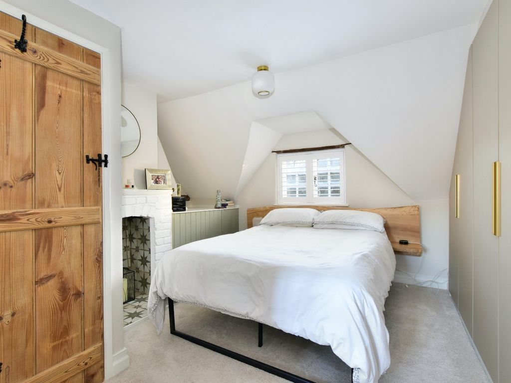 3 bed end terrace house for sale in Little Missenden, Amersham, Bucks HP7, £735,000
