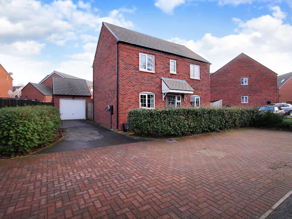 3 bed detached house for sale in Ivinson Way, Uttoxeter ST14, £320,000