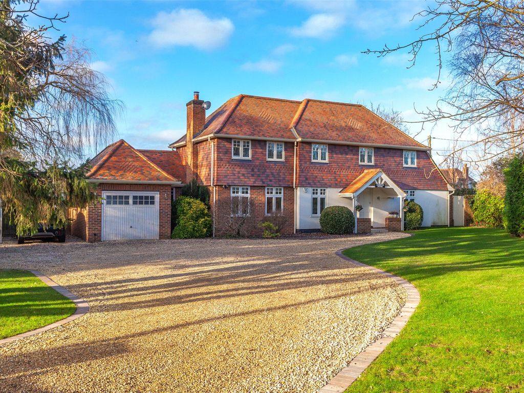 4 bed detached house for sale in Milley Road, Waltham St Lawrence, Berkshire RG10, £1,495,000