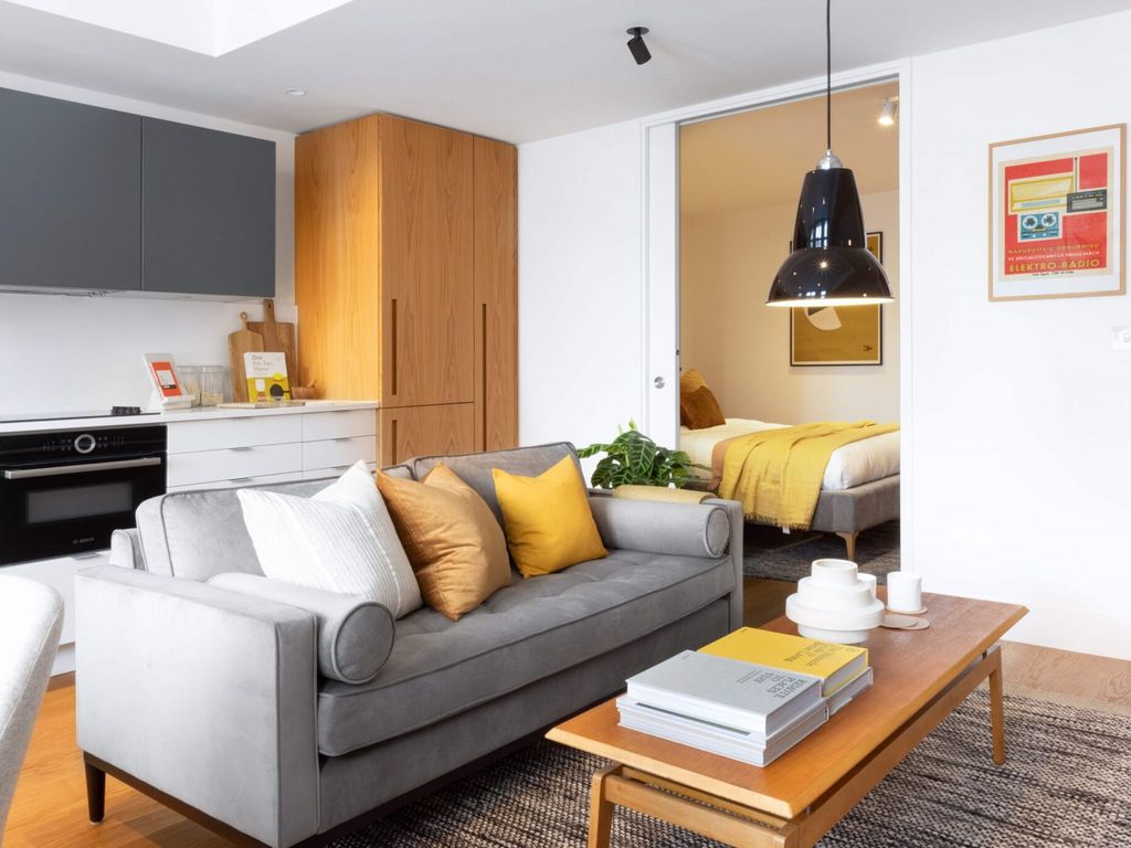 1 bed flat to rent in Blandford Street, London W1U, £4,550 pcm