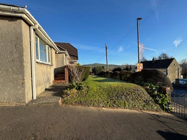 3 bed bungalow for sale in Heol Pwll-Y-Pant, Energlyn, Caerphilly CF83, £240,000