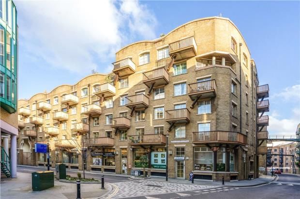 1 bed flat for sale in The Circle, Queen Elizabeth Street, London SE1, £430,000