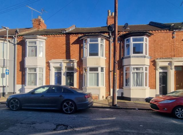 2 bed terraced house for sale in Artizan Road, Abington, Northampton NN1, £210,000