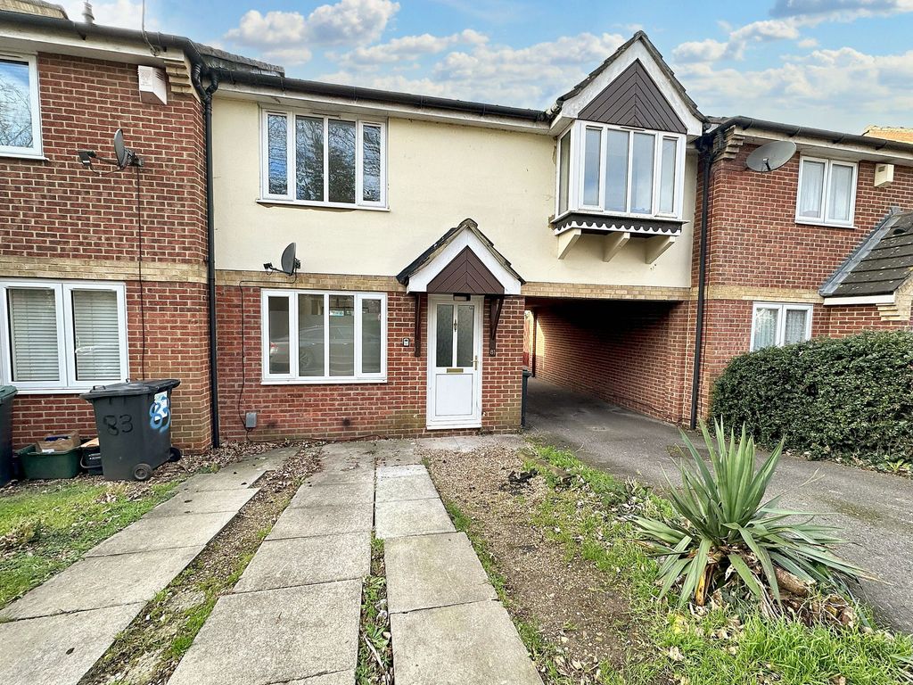 3 bed terraced house to rent in Church Field, Snodland ME6, £1,450 pcm