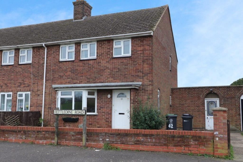3 bed semi-detached house to rent in Fettledine Road, Irthlingborough, Wellingborough NN9, £1,350 pcm
