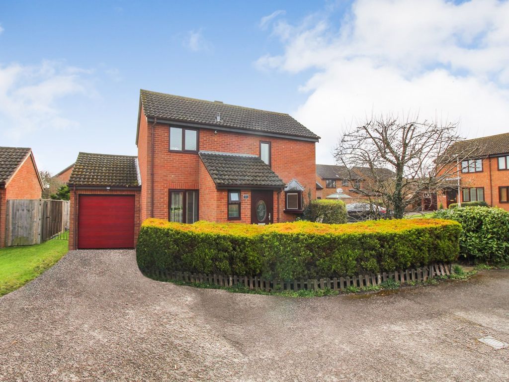3 bed detached house for sale in Balfour Drive, Calcot, Reading RG31, £440,000