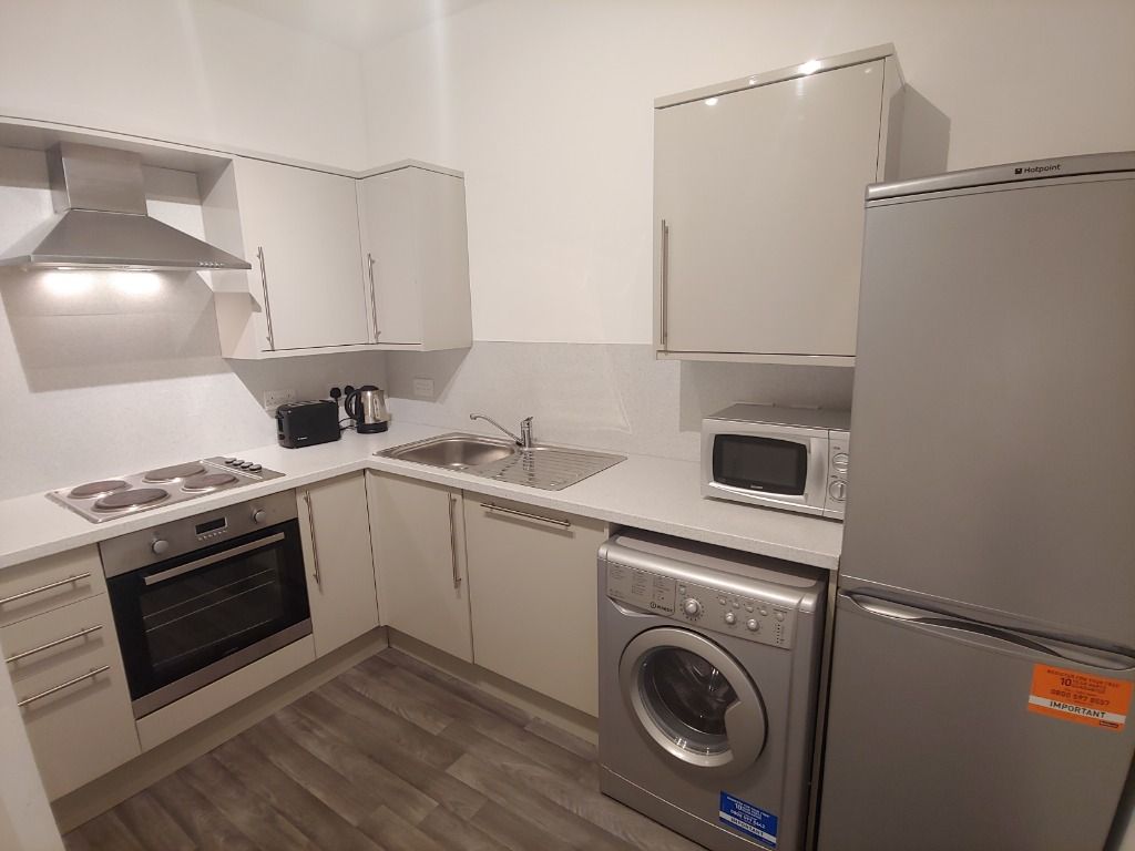 3 bed flat to rent in Causewayside, Newington, Edinburgh EH9, £2,380 pcm