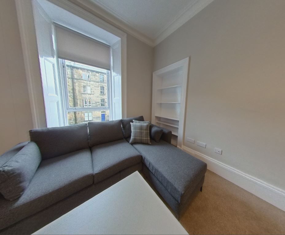 3 bed flat to rent in Grindlay Street, City Centre, Edinburgh EH3, £2,360 pcm