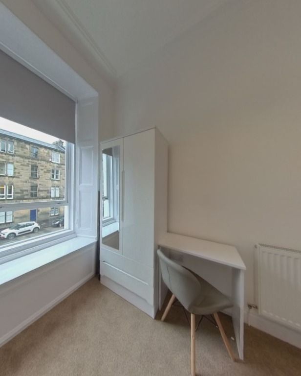 3 bed flat to rent in Grindlay Street, City Centre, Edinburgh EH3, £2,360 pcm