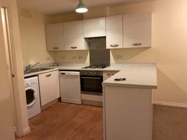 2 bed flat to rent in Kenneth Close, Prescot L34, £775 pcm