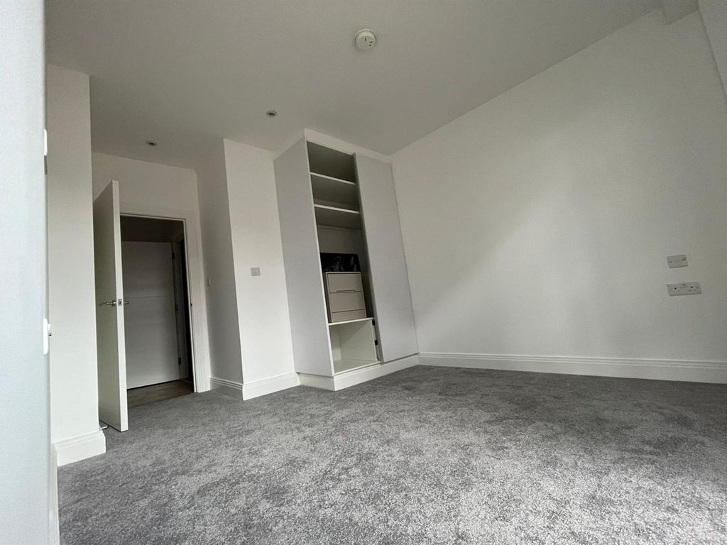 1 bed flat for sale in Brindley Place, Uxbridge UB8, £200,000
