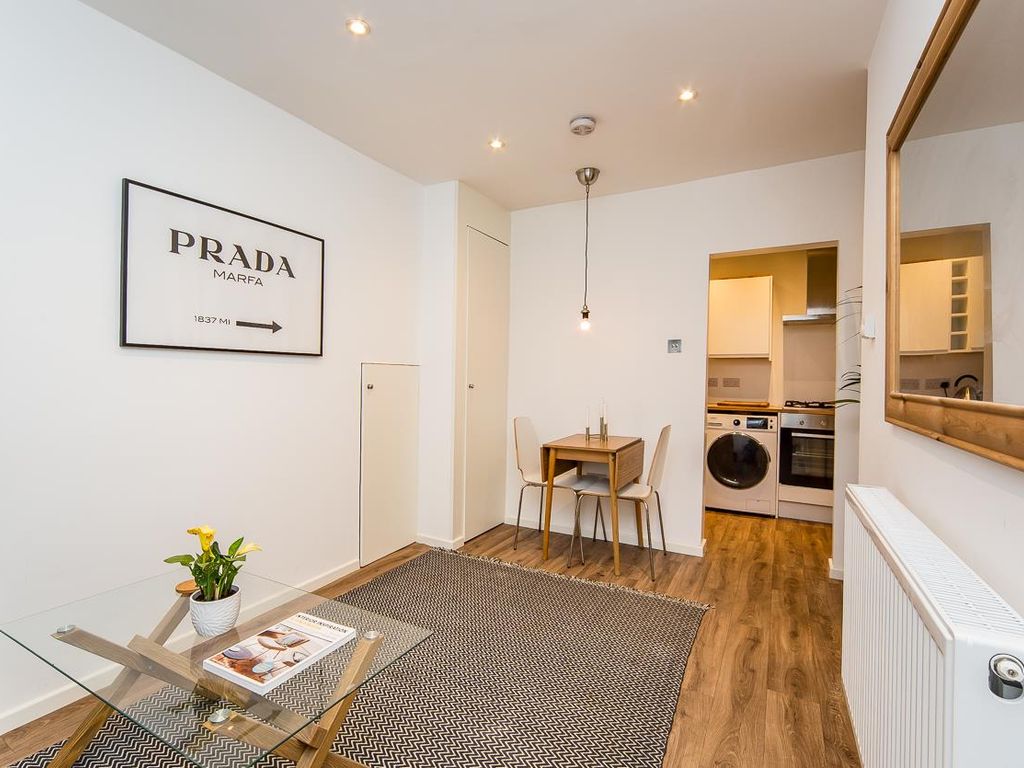 1 bed flat for sale in Albany Road, London E10, £240,000