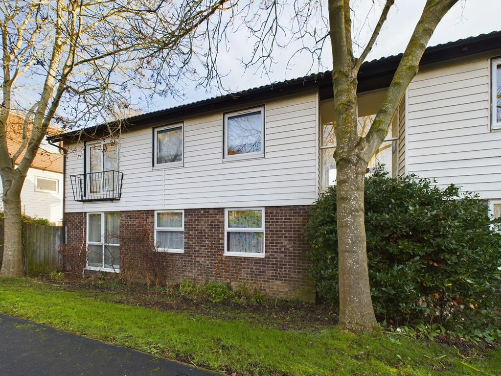 2 bed flat for sale in Frenchs Road, Cambridge CB4, £365,000