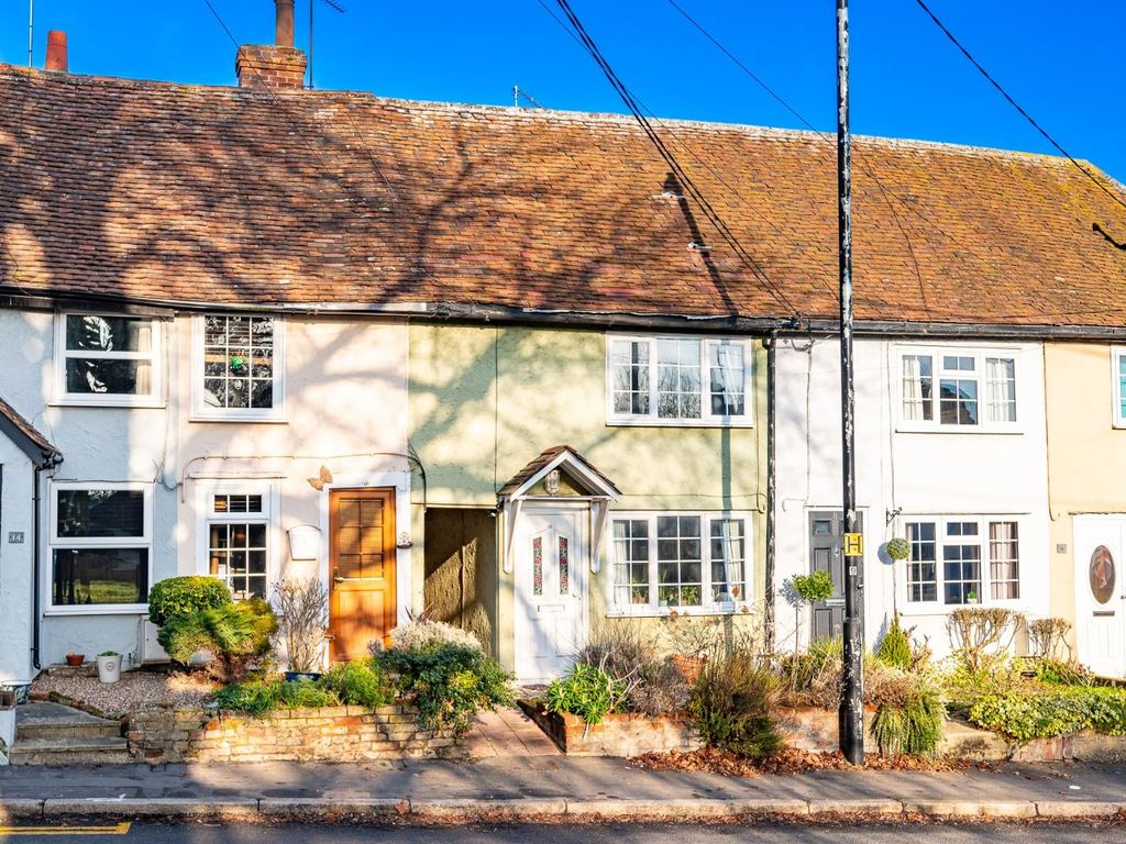 2 bed cottage for sale in Beaumont Hill, Dunmow CM6, £325,000