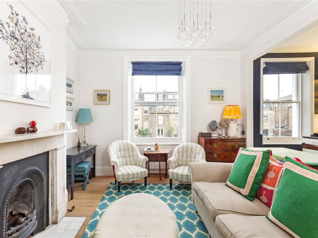 1 bed flat for sale in Blythe Road, London W14, £550,000