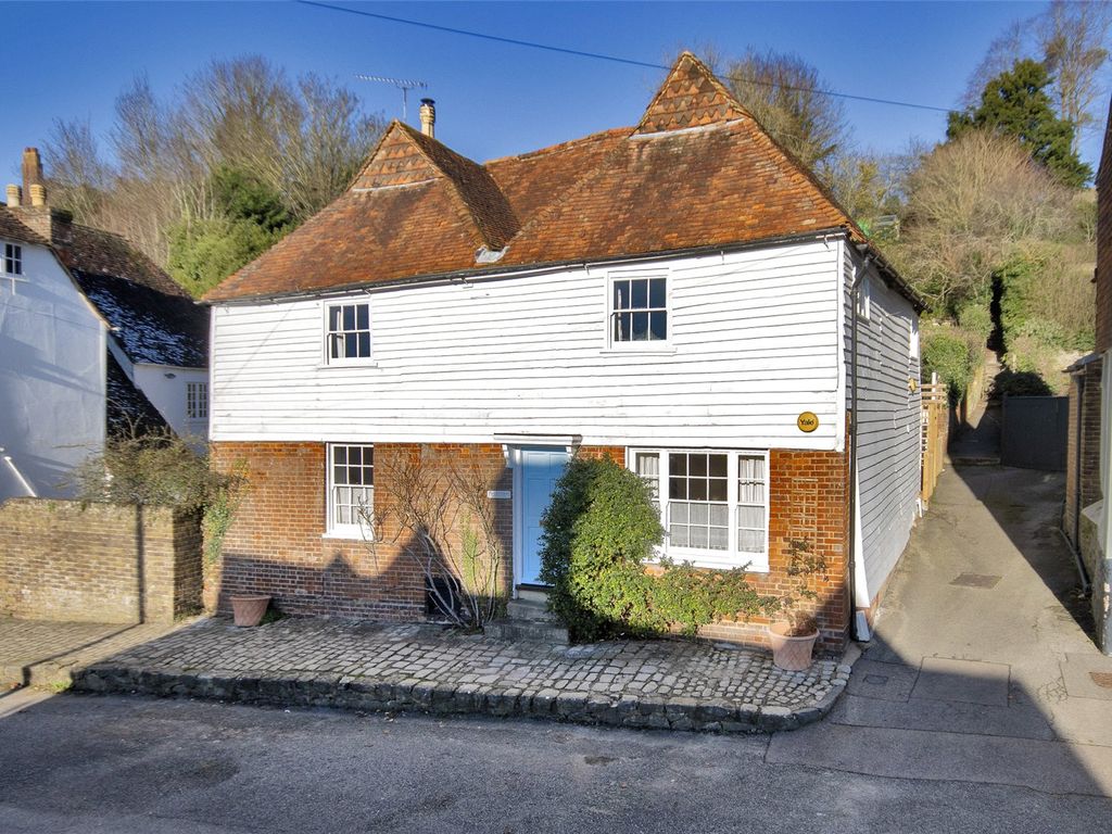 4 bed detached house for sale in Broad Street, Sutton Valence, Kent ME17, £850,000