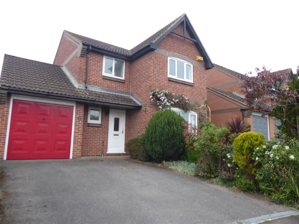 3 bed detached house to rent in Old Station Gardens, Henstridge, Templecombe BA8, £1,300 pcm