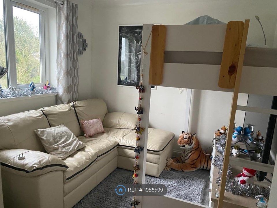 2 bed maisonette to rent in Pentrecastell, Newcastle Emlyn SA38, £845 pcm