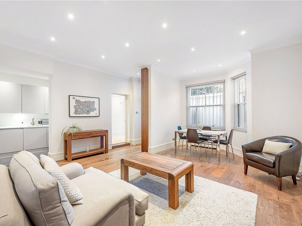 2 bed flat for sale in Queens Gate Gardens, London SW7, £975,000