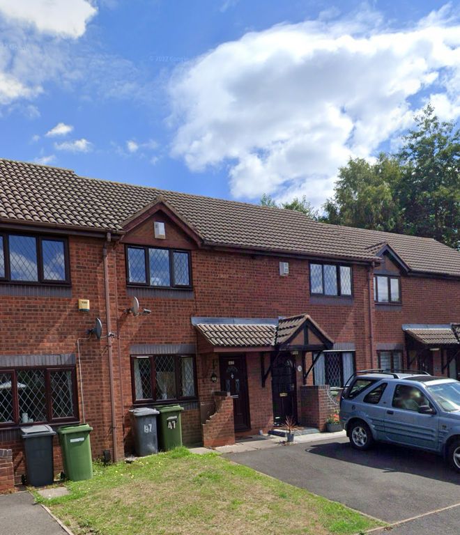 2 bed property to rent in Ambleside Close, Bradley, Bilston WV14, £900 pcm