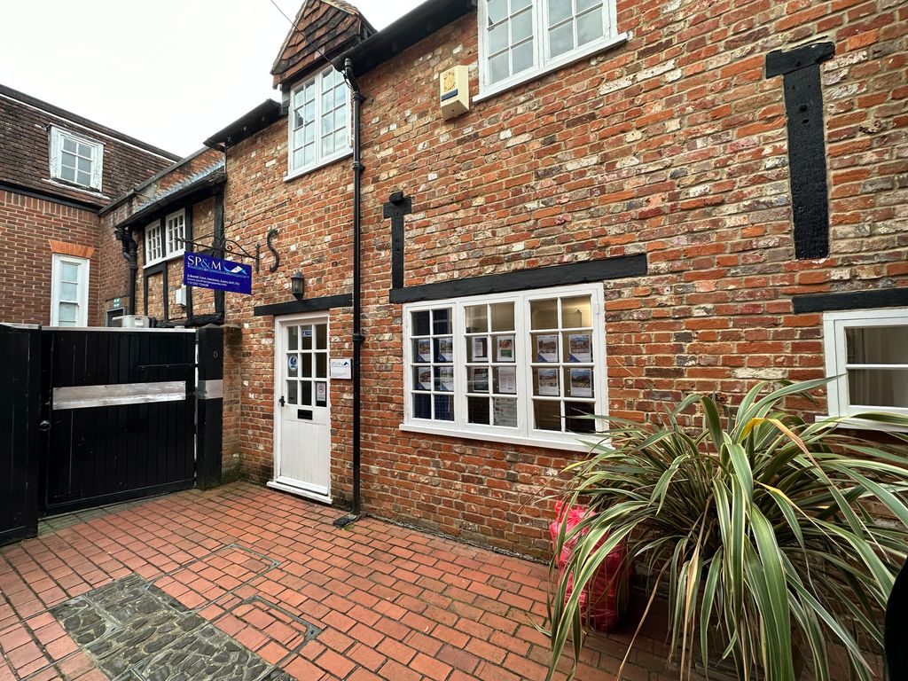 Office to let in 5 Borelli Yard, Farnham, Surrey GU9, £12,750 pa