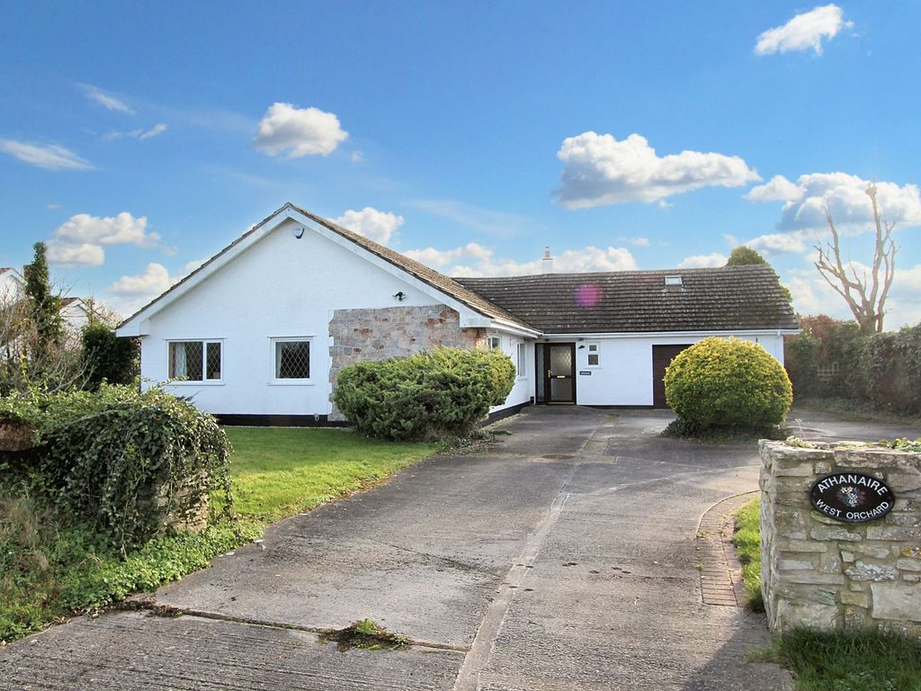 4 bed detached bungalow for sale in Higher End, St. Athan CF62, £560,000