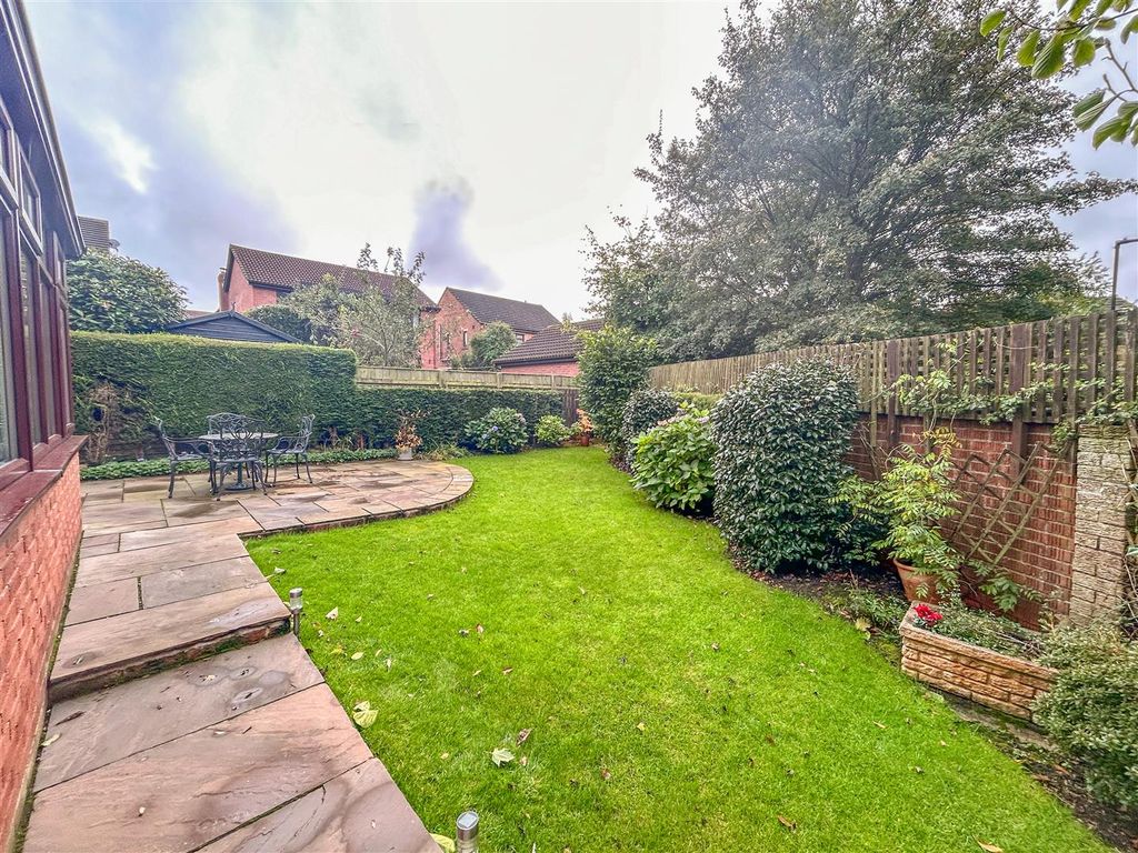4 bed detached house for sale in High Laws, South Gosforth, Newcastle Upon Tyne NE3, £490,000