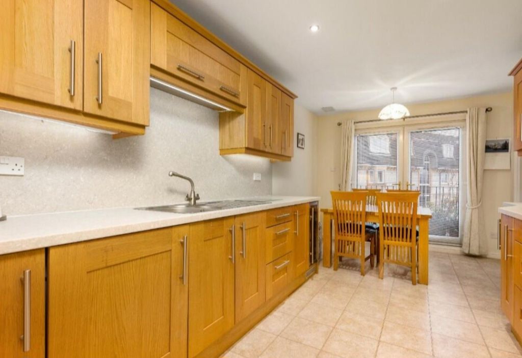 3 bed flat for sale in Beechwood Gardens, Stirling FK8, £260,000