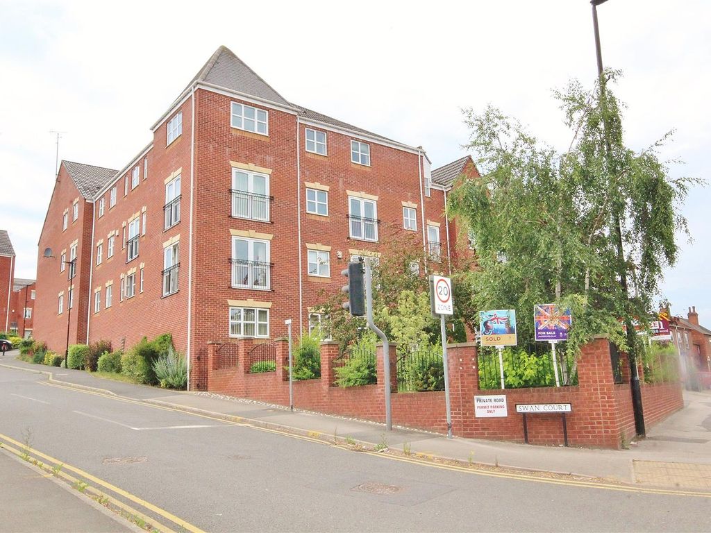 2 bed flat for sale in Swan Court, Askern, Doncaster DN6, £70,000