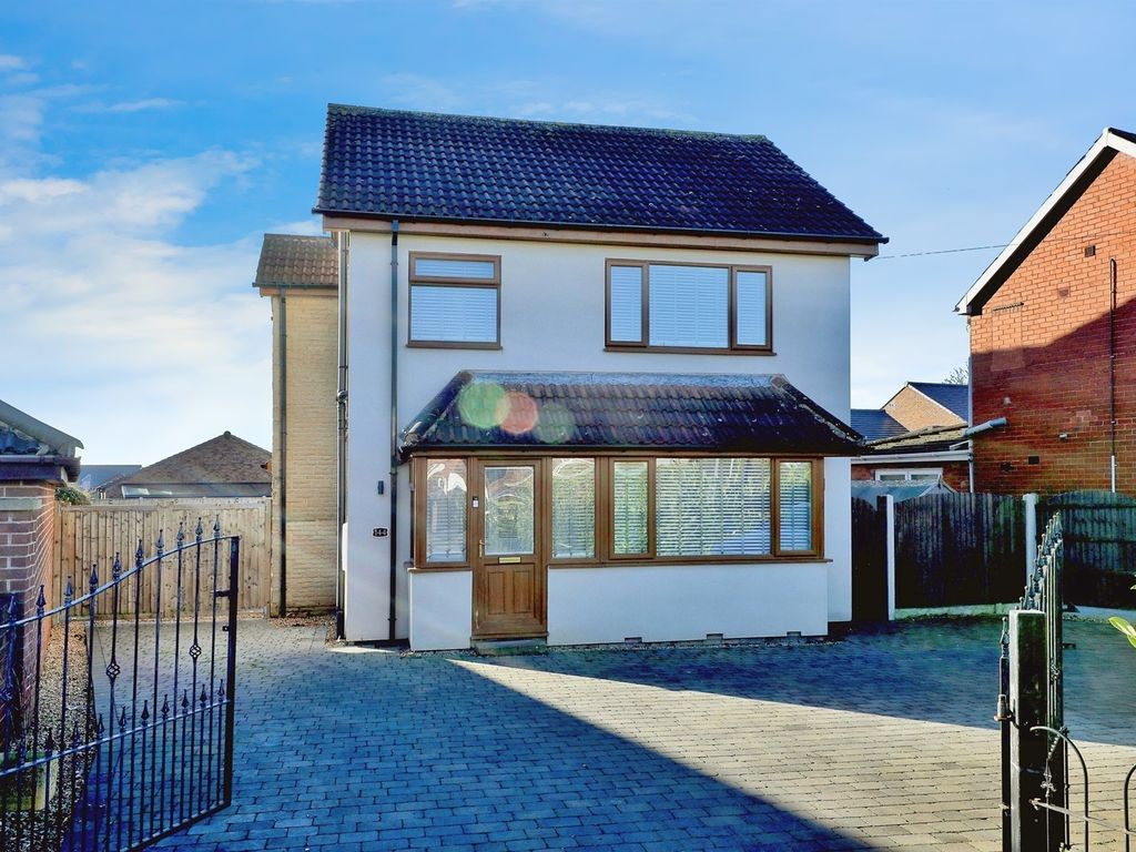 4 bed detached house for sale in Swinston Hill Road, Dinnington, Sheffield S25, £445,000