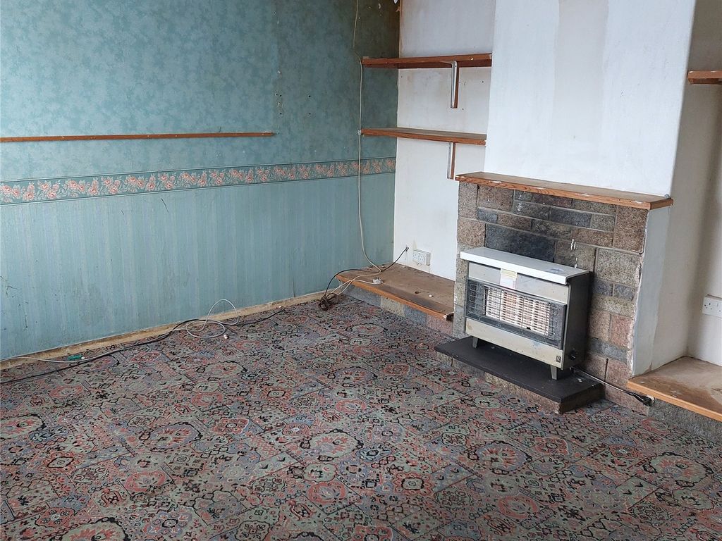 4 bed terraced house for sale in Queens Avenue, Bangor, Gwynedd LL57, £120,000