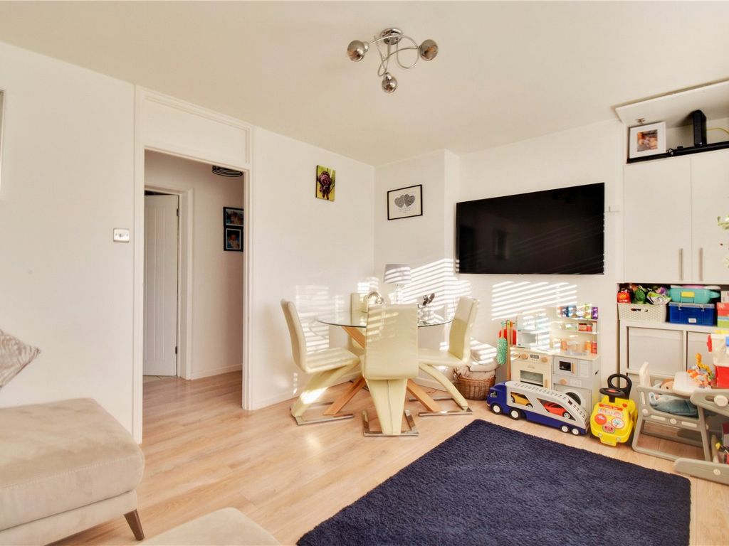 2 bed maisonette for sale in Black Boy Wood, Bricket Wood, St. Albans, Hertfordshire AL2, £325,000